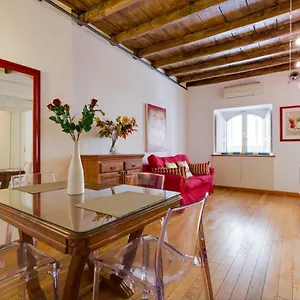 Piazza Barberini Appartement
